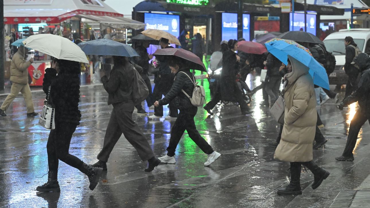 &Sigma;&epsilon; Red Code &eta; &Alpha;&tau;&tau;&iota;&kappa;ή &kappa;&alpha;&iota; ά&lambda;&lambda;&epsilon;&sigmaf; 6 &pi;&epsilon;&rho;&iota;&omicron;&chi;έ&sigmaf; &gamma;&iota;&alpha; &tau;&eta;&nu; &kappa;&alpha;&kappa;&omicron;&kappa;&alpha;&iota;&rho;ί&alpha; Erminio - &Beta;&rho;&omicron;&chi;έ&sigmaf;, ά&nu;&epsilon;&mu;&omicron;&iota; &kappa;&alpha;&iota; &chi;&alpha;&lambda;ά&zeta;&iota;