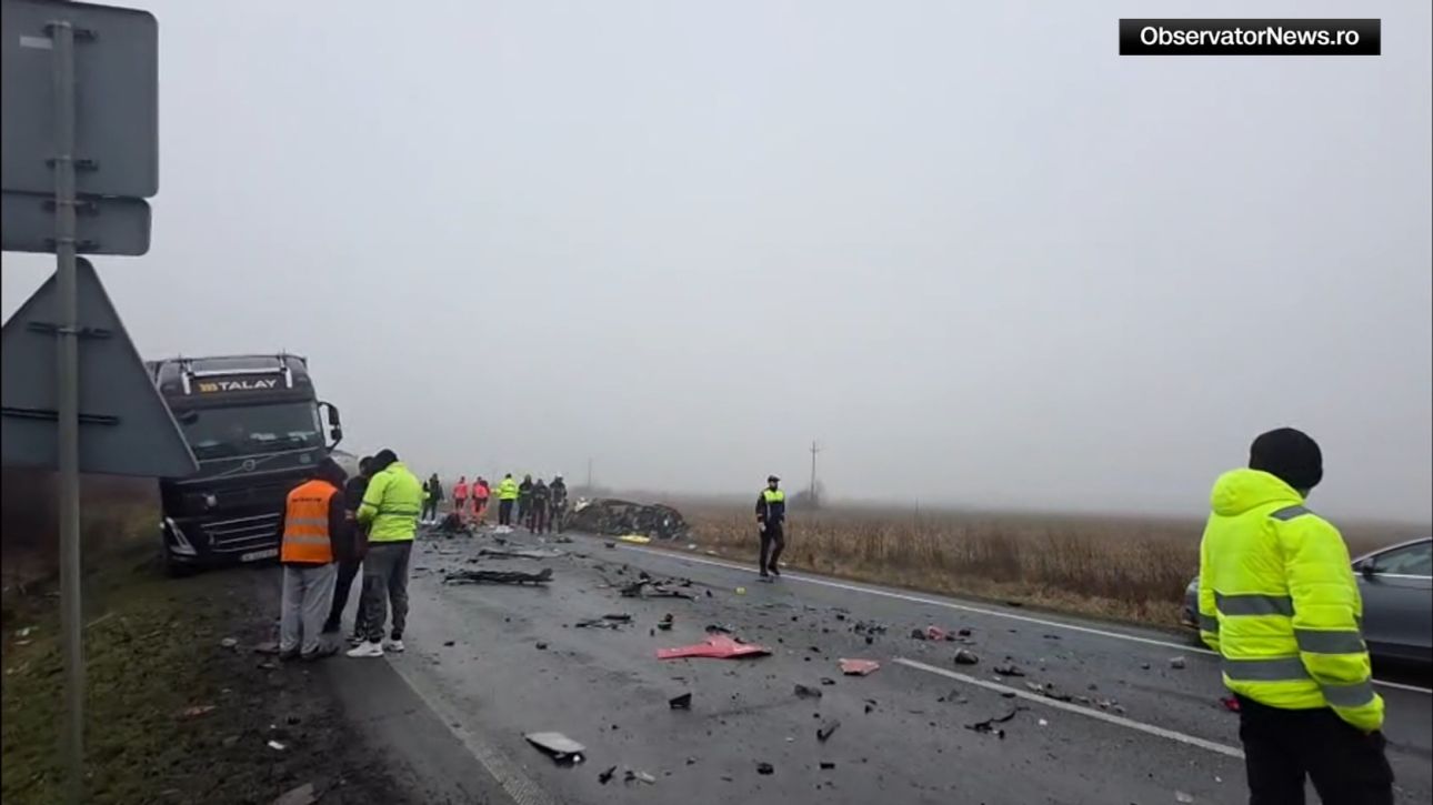 &Tau;&rho;&omicron;&chi;&alpha;ί&omicron; &sigma;&tau;&eta; &Rho;&omicron;&upsilon;&mu;&alpha;&nu;ί&alpha;: &Epsilon;&kappa;&tau;ό&sigmaf; &kappa;&iota;&nu;&delta;ύ&nu;&omicron;&upsilon; &omicron;&iota; &tau;&rho;&alpha;&upsilon;&mu;&alpha;&tau;ί&epsilon;&sigmaf; - &Sigma;&tau;&omicron; &laquo;&mu;&iota;&kappa;&rho;&omicron;&sigma;&kappa;ό&pi;&iota;&omicron;&raquo; &omicron;&iota; &epsilon;&lambda;&iota;&gamma;&mu;&omicron;ί &tau;&omicron;&upsilon; &beta;&alpha;&nu;