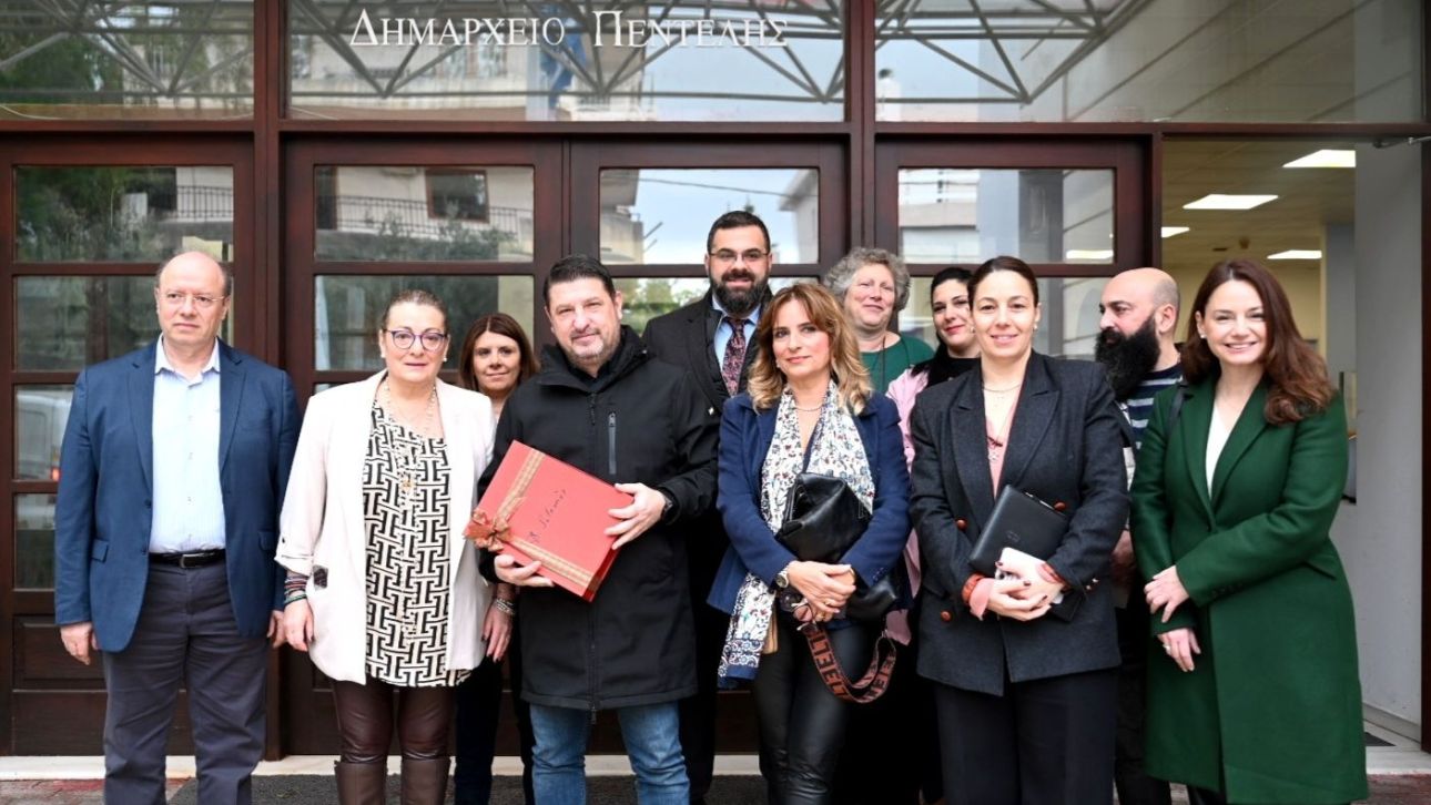 &Chi;&alpha;&rho;&delta;&alpha;&lambda;&iota;ά&sigmaf; &sigma;&tau;&eta;&nu; &Pi;&epsilon;&nu;&tau;έ&lambda;&eta;: &Tau;&rho;ί&alpha; &epsilon;&mu;&beta;&lambda;&eta;&mu;&alpha;&tau;&iota;&kappa;ά έ&rho;&gamma;&alpha; ά&nu;&omega; &tau;&omega;&nu; 7 &epsilon;&kappa;&alpha;&tau;. &epsilon;&upsilon;&rho;ώ &alpha;&pi;ό &pi;ό&rho;&omicron;&upsilon;&sigmaf; &tau;&eta;&sigmaf; &Pi;&epsilon;&rho;&iota;&phi;έ&rho;&epsilon;&iota;&alpha;&sigmaf;