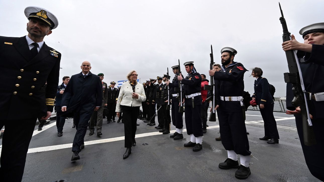&Eta; &epsilon;&lambda;&lambda;&eta;&nu;&omicron;&gamma;&alpha;&lambda;&lambda;&iota;&kappa;ή &sigma;&upsilon;&mu;&mu;&alpha;&chi;ί&alpha; &sigma;&tau;&omicron; &epsilon;&pi;ί&kappa;&epsilon;&nu;&tau;&rho;&omicron; &tau;&eta;&sigmaf; &sigma;&upsilon;&nu;ά&nu;&tau;&eta;&sigma;&eta;&sigmaf; &Delta;έ&nu;&delta;&iota;&alpha; - &Beta;&omicron;&tau;&rho;έ&nu; &sigma;&tau;&eta; &Phi;&rho;&epsilon;&gamma;ά&tau;&alpha; &laquo;&Kappa;ί&mu;&omega;&nu;&raquo;