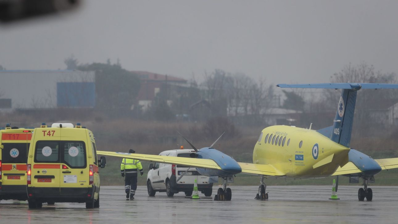 &Sigma;&tau;&omicron; &laquo;&Pi;&alpha;&pi;&alpha;&gamma;&epsilon;&omega;&rho;&gamma;ί&omicron;&upsilon;&raquo; &tau;&eta;&sigmaf; &Theta;&epsilon;&sigma;&sigma;&alpha;&lambda;&omicron;&nu;ί&kappa;&eta;&sigmaf; &mu;&epsilon;&tau;&alpha;&phi;έ&rho;&omicron;&nu;&tau;&alpha;&iota; &omicron;&iota; &delta;ύ&omicron; &tau;&rho;&alpha;&upsilon;&mu;&alpha;&tau;ί&epsilon;&sigmaf; &tau;&omicron;&upsilon; &tau;&rho;&omicron;&chi;&alpha;ί&omicron;&upsilon; &sigma;&tau;&eta; &Rho;&omicron;&upsilon;&mu;&alpha;&nu;ί&alpha;