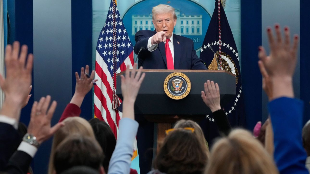 &laquo;&Sigma;&chi;&epsilon;&delta;&iota;ά&zeta;&omega; &sigma;&upsilon;&nu;&omicron;&mu;&iota;&lambda;ί&epsilon;&sigmaf; &mu;&epsilon; &tau;&omicron; &Iota;&rho;ά&nu;&raquo; &lambda;έ&epsilon;&iota; &omicron; &Tau;&rho;&alpha;&mu;&pi; - &Sigma;&tau;&eta;&nu; Ά&gamma;&kappa;&upsilon;&rho;&alpha; &omicron; &Iota;&rho;&alpha;&nu;ό&sigmaf; &Upsilon;&Pi;&Epsilon;&Xi;