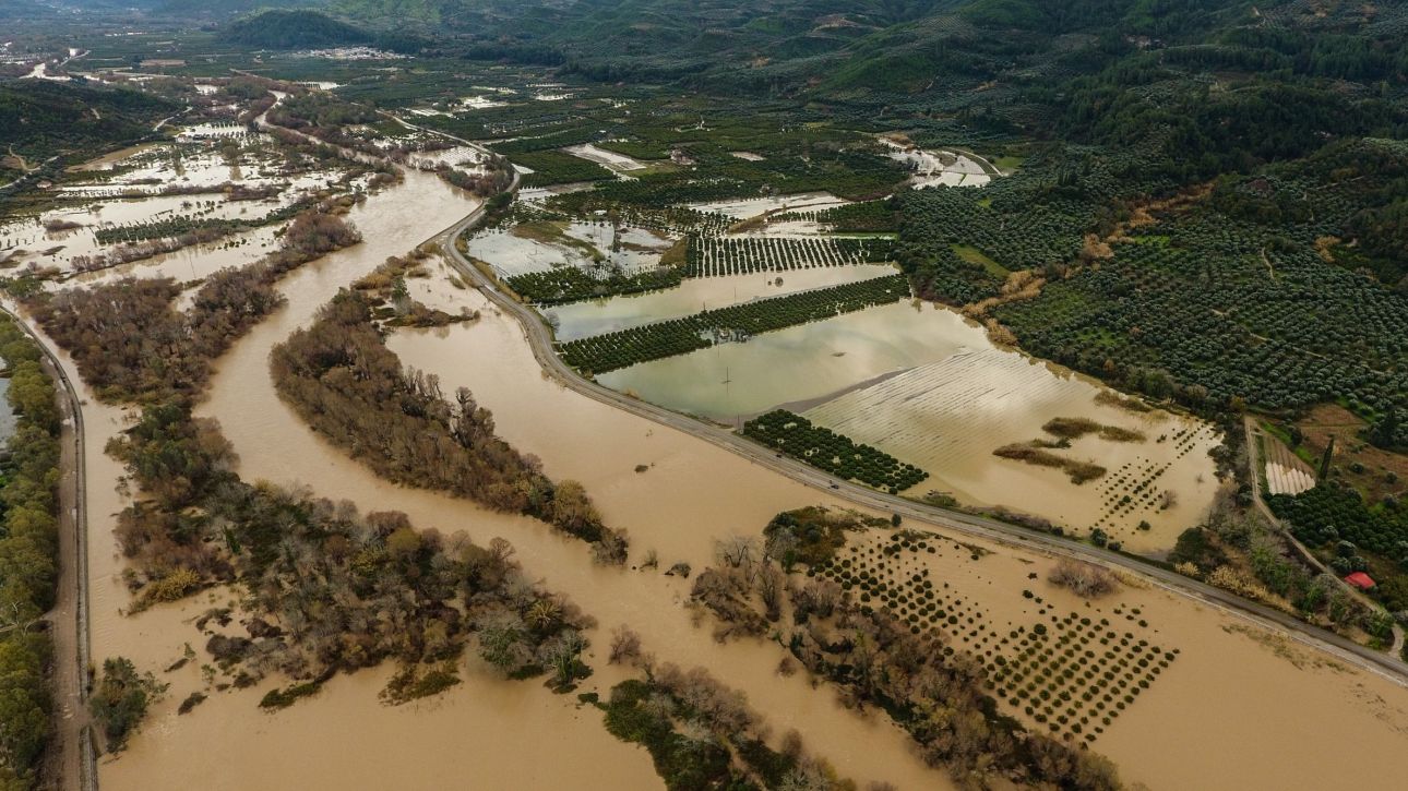 &Sigma;&upsilon;&nu;&alpha;&gamma;&epsilon;&rho;&mu;ό&sigmaf; &gamma;&iota;&alpha; &tau;&eta; &sigma;&tau;ά&theta;&mu;&eta; &tau;&omicron;&upsilon; &Alpha;&lambda;&phi;&epsilon;&iota;&omicron;ύ: &Pi;&lambda;&eta;&mu;&mu;ύ&rho;&iota;&sigma;&alpha;&nu; &omicron;&iota; &kappa;&alpha;&lambda;&lambda;&iota;έ&rho;&gamma;&epsilon;&iota;&epsilon;&sigmaf;- &Tau;&omicron; &nu;&epsilon;&rho;ό &sigma;&kappa;έ&pi;&alpha;&sigma;&epsilon; &tau;&alpha; &nu;&epsilon;&kappa;&rho;ά &pi;&rho;ό&beta;&alpha;&tau;&alpha;