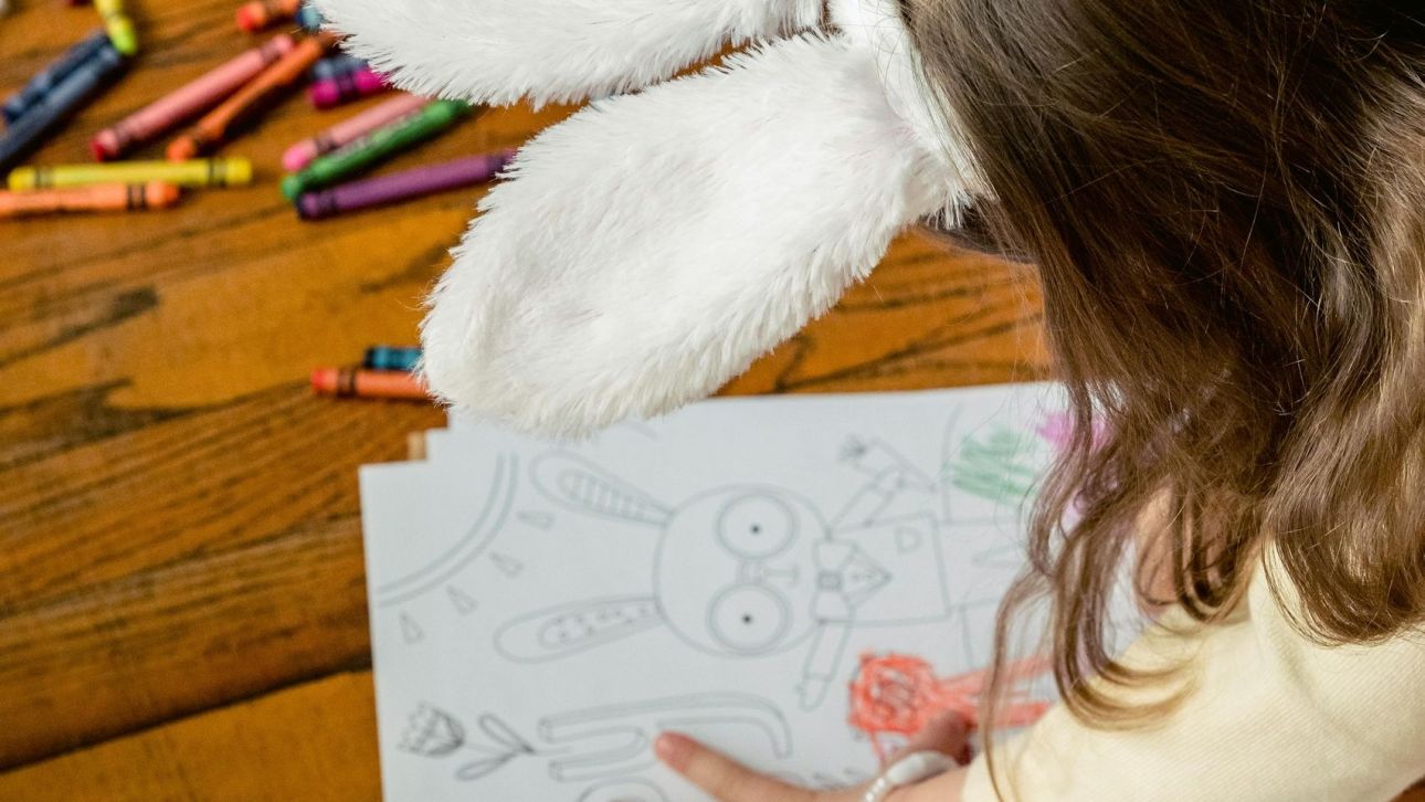 &laquo;&Nu;&tau;&alpha;&nu;&tau;ά&delta;&epsilon;&sigmaf; &tau;&eta;&sigmaf; &gamma;&epsilon;&iota;&tau;&omicron;&nu;&iota;ά&sigmaf;&raquo;: &Kappa;&alpha;&theta;&omicron;&lambda;&iota;&kappa;ή &eta; &epsilon;&pi;έ&kappa;&tau;&alpha;&sigma;&eta; &tau;&omicron;&upsilon; &pi;&rho;&omicron;&gamma;&rho;ά&mu;&mu;&alpha;&tau;&omicron;&sigmaf;