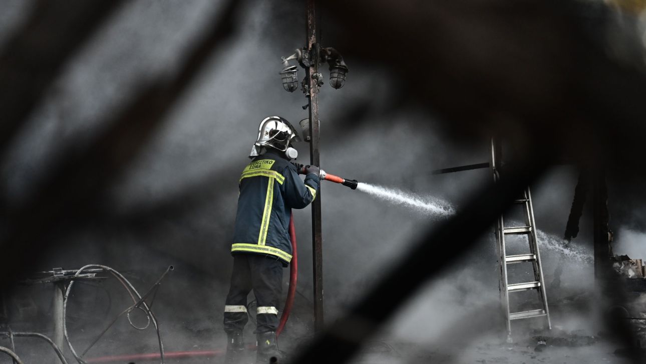 &Kappa;ύ&pi;&rho;&omicron;&sigmaf;: Έ&kappa;&rho;&eta;&xi;&eta; &sigma;&epsilon; &epsilon;&sigma;&tau;&iota;&alpha;&tau;ό&rho;&iota;&omicron; &tau;&eta;&sigmaf; &Lambda;&epsilon;&upsilon;&kappa;&omega;&sigma;ί&alpha;&sigmaf;