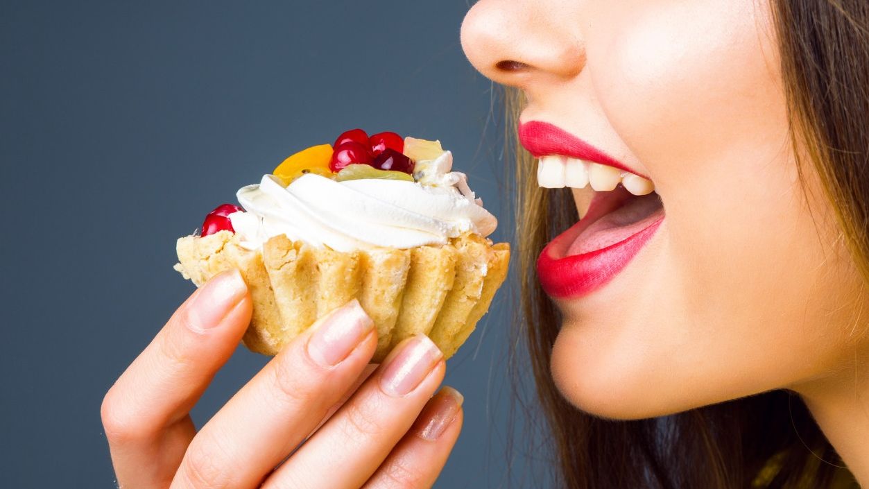 &Mu;&iota;&kappa;&rho;&omicron;&beta;&iota;&omicron;&lambda;ό&gamma;&omicron;&iota; &epsilon;&xi;&eta;&gamma;&omicron;ύ&nu; &tau;&iota; &sigma;&upsilon;&mu;&beta;&alpha;ί&nu;&epsilon;&iota; &mu;έ&sigma;&alpha; &sigma;&tau;&omicron; &sigma;&tau;ό&mu;&alpha; &mu;&alpha;&sigmaf; &tau;&eta; &sigma;&tau;&iota;&gamma;&mu;ή &pi;&omicron;&upsilon; &tau;&rho;ώ&mu;&epsilon; &zeta;ά&chi;&alpha;&rho;&eta;