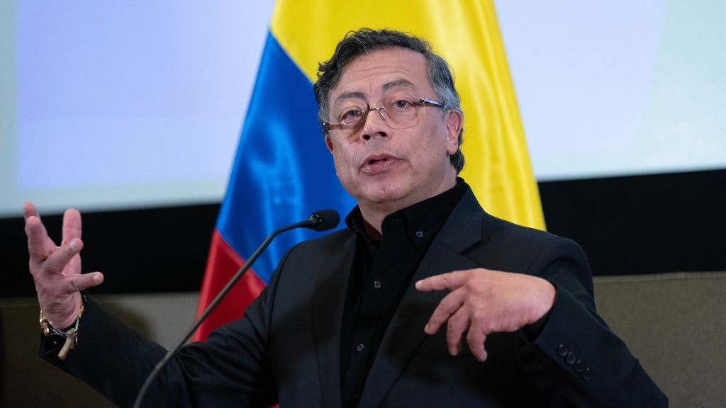 Ο πρόεδρος της Κολομβίας ο πρώτος ξένος ηγέτης στη Βενεζουέλα μετά την ανατροπή Μαδούρο