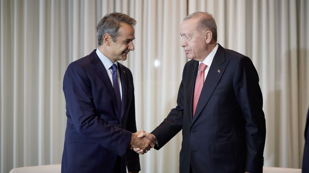 &Mu;&alpha;&rho;&iota;&nu;ά&kappa;&eta;&sigmaf;: &Sigma;&tau;&iota;&sigmaf; 11 &Phi;&epsilon;&beta;&rho;&omicron;&upsilon;&alpha;&rho;ί&omicron;&upsilon; &eta; &sigma;&upsilon;&nu;ά&nu;&tau;&eta;&sigma;&eta; &Mu;&eta;&tau;&sigma;&omicron;&tau;ά&kappa;&eta;