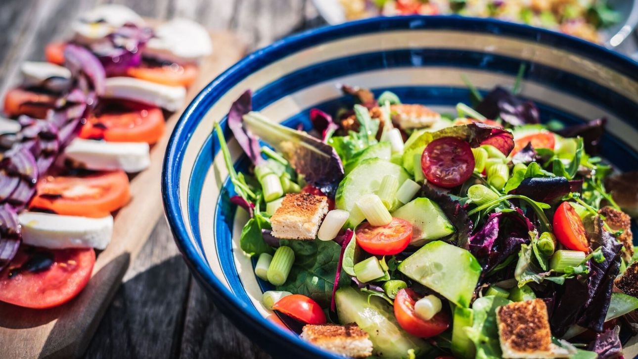 Έ&rho;&epsilon;&upsilon;&nu;&alpha;: &Chi;&alpha;&mu;&eta;&lambda;ό&tau;&epsilon;&rho;&omicron;&sigmaf; &omicron; &kappa;ί&nu;&delta;&upsilon;&nu;&omicron;&sigmaf; &epsilon;&gamma;&kappa;&epsilon;&phi;&alpha;&lambda;&iota;&kappa;&omicron;ύ &epsilon;&pi;&epsilon;&iota;&sigma;&omicron;&delta;ί&omicron;&upsilon; &sigma;&tau;&iota;&sigmaf; &gamma;&upsilon;&nu;&alpha;ί&kappa;&epsilon;&sigmaf; &pi;&omicron;&upsilon; &tau;&rho;ώ&nu;&epsilon; &mu;&epsilon;&sigma;&omicron;&gamma;&epsilon;&iota;&alpha;&kappa;ά