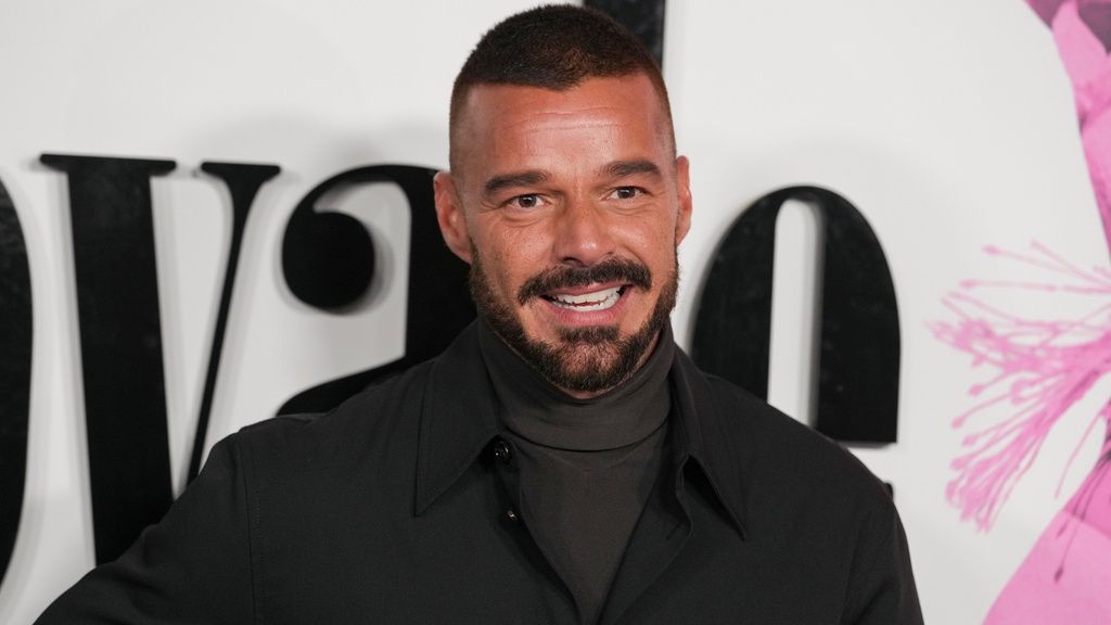 Η συγκινητική ανοιχτή επιστολή του Ρίκι Μάρτιν για την επιτυχία του Bad Bunny στα Grammys