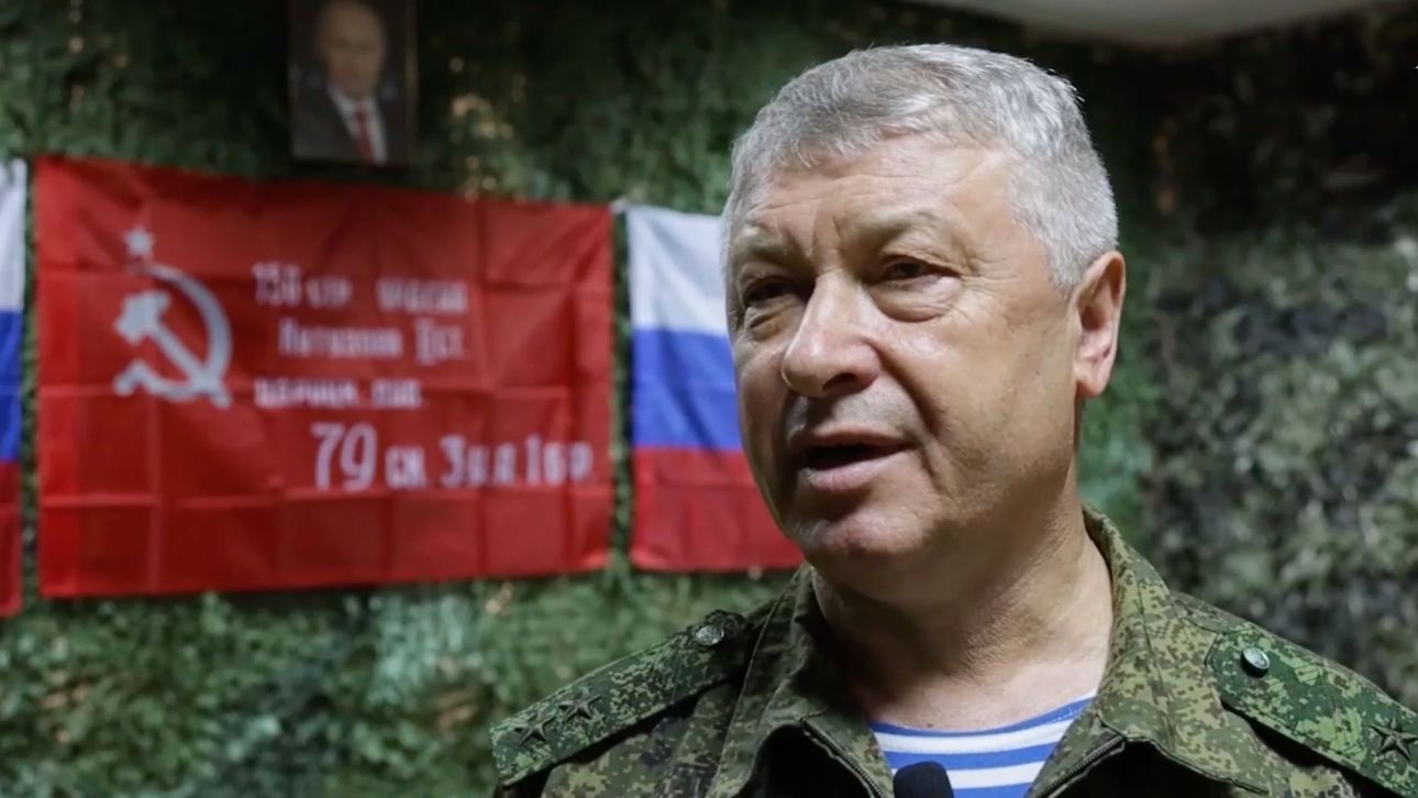 &Rho;&omega;&sigma;ί&alpha;: &Delta;ύ&omicron; ά&nu;&delta;&rho;&epsilon;&sigmaf; &omicron;&mu;&omicron;&lambda;ό&gamma;&eta;&sigma;&alpha;&nu; &tau;&eta;&nu; &alpha;&pi;ό&pi;&epsilon;&iota;&rho;&alpha; &delta;&omicron;&lambda;&omicron;&phi;&omicron;&nu;ί&alpha;&sigmaf; &tau;&omicron;&upsilon; &alpha;&nu;&tau;&iota;&sigma;&tau;&rho;ά&tau;&eta;&gamma;&omicron;&upsilon;