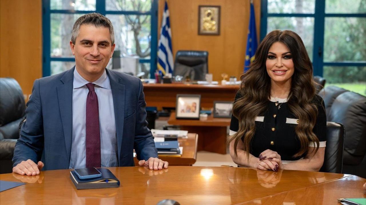 &Sigma;&upsilon;&nu;ά&nu;&tau;&eta;&sigma;&eta; &Delta;ή&mu;&alpha;- &Gamma;&kappa;ί&lambda;&phi;&omicron;ϊ&lambda;: &laquo;&Omicron;&iota; &omicron;&iota;&kappa;&omicron;&nu;&omicron;&mu;ί&epsilon;&sigmaf; &beta;&alpha;&sigma;ί&zeta;&omicron;&nu;&tau;&alpha;&iota; &sigma;&tau;&iota;&sigmaf; &mu;&epsilon;&tau;&alpha;&phi;&omicron;&rho;έ&sigmaf;&raquo;