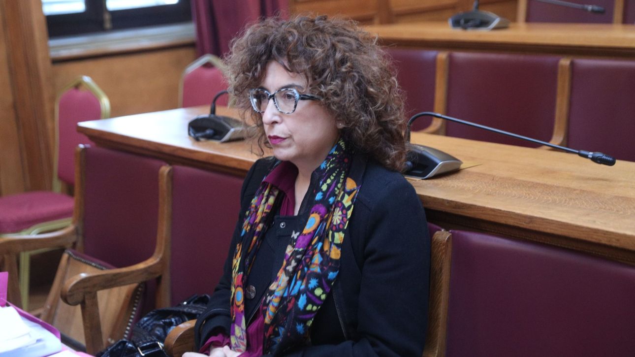 &Alpha;&nu;&epsilon;&xi;&alpha;&rho;&tau;&eta;&tau;&omicron;&pi;&omicron;&iota;ή&theta;&eta;&kappa;&epsilon; &eta; &beta;&omicron;&upsilon;&lambda;&epsilon;&upsilon;&tau;ή&sigmaf; &tau;&eta;&sigmaf; &Pi;&lambda;&epsilon;ύ&sigma;&eta;&sigmaf; &Epsilon;&lambda;&epsilon;&upsilon;&theta;&epsilon;&rho;ί&alpha;&sigmaf;, &Epsilon;&lambda;έ&nu;&eta; &Kappa;&alpha;&rho;&alpha;&gamma;&epsilon;&omega;&rho;&gamma;&omicron;&pi;&omicron;ύ&lambda;&omicron;&upsilon;