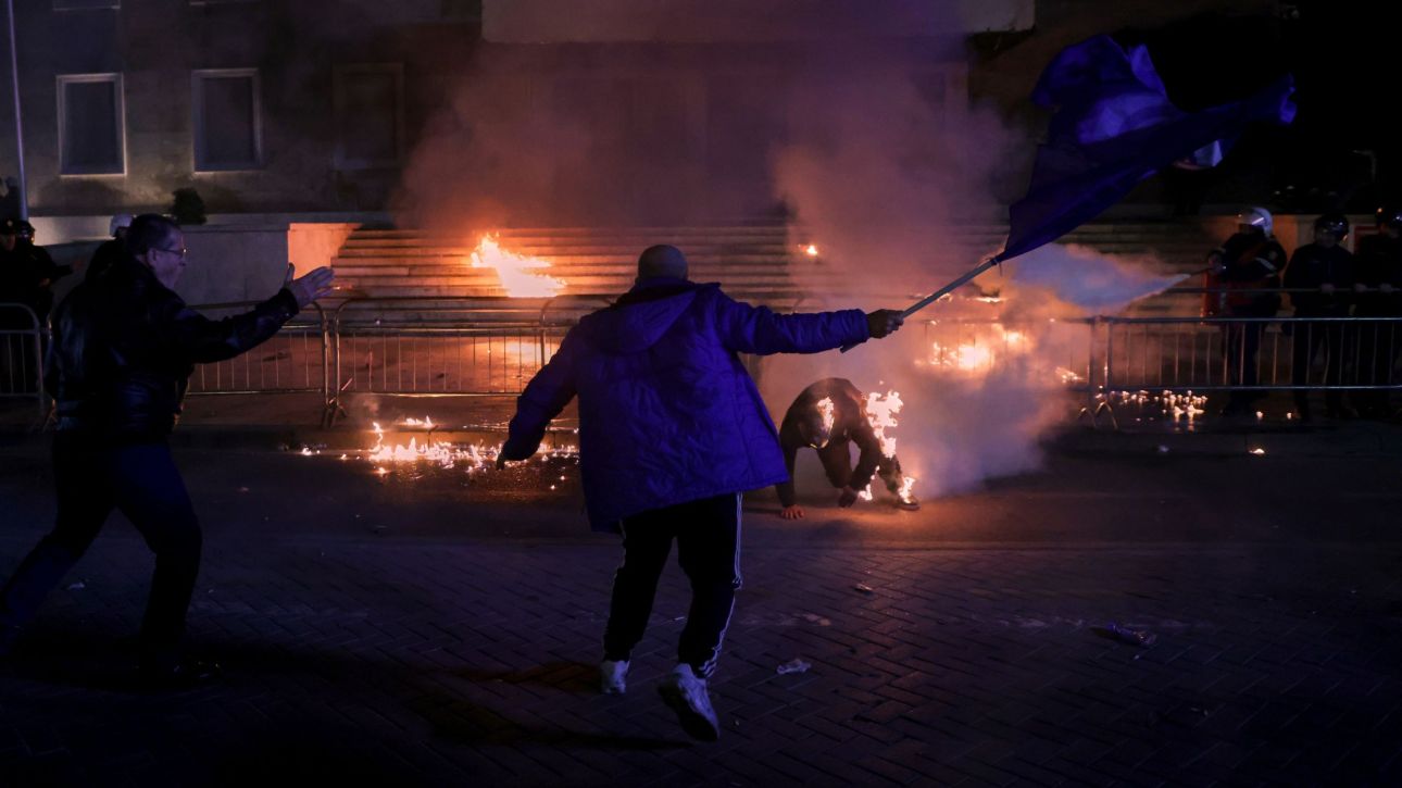 &Alpha;&lambda;&beta;&alpha;&nu;ί&alpha;: Έ&nu;&tau;&alpha;&sigma;&eta; &kappa;&alpha;&iota; &epsilon;&pi;&epsilon;&iota;&sigma;ό&delta;&iota;&alpha; &alpha;&pi;ό &alpha;&nu;&tau;&iota;&kappa;&upsilon;&beta;&epsilon;&rho;&nu;&eta;&tau;&iota;&kappa;&omicron;ύ&sigmaf; &delta;&iota;&alpha;&delta;&eta;&lambda;&omega;&tau;έ&sigmaf;