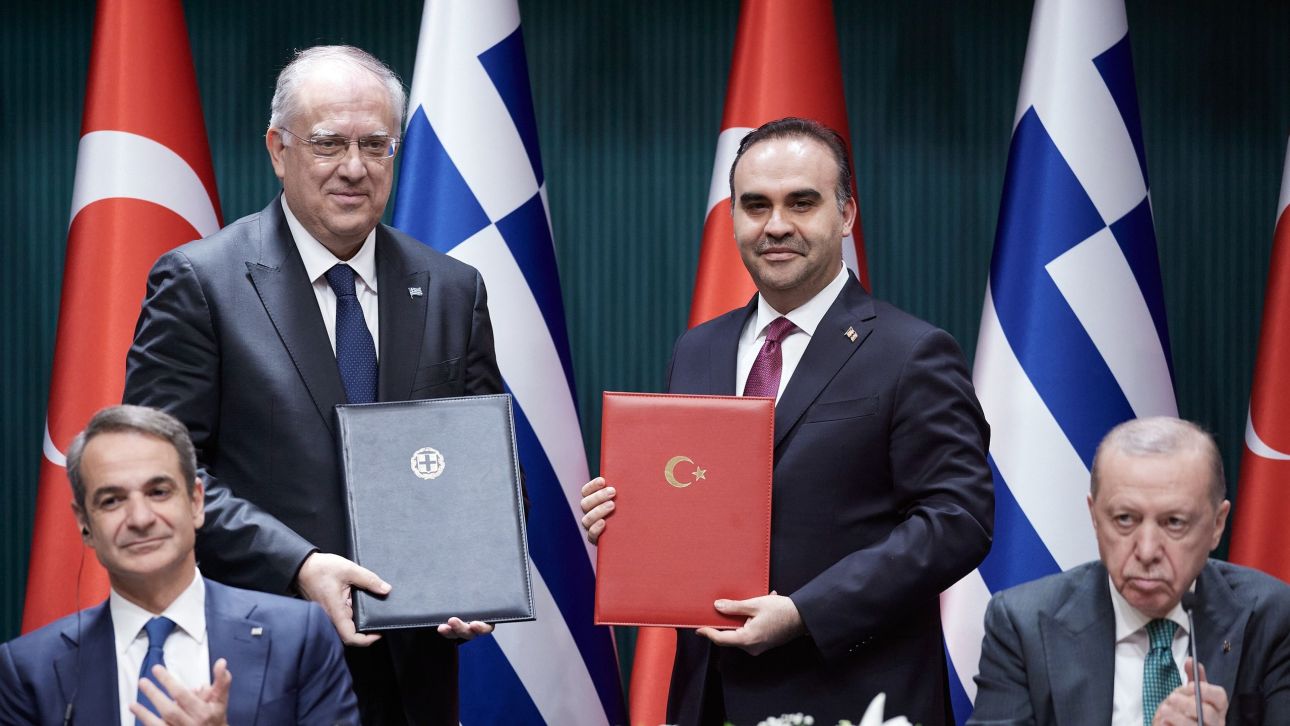 &Theta;&epsilon;&omicron;&delta;&omega;&rho;&iota;&kappa;ά&kappa;&omicron;&sigmaf;: &laquo;Έ&mu;&pi;&rho;&alpha;&kappa;&tau;&eta; &sigma;&upsilon;&nu;&epsilon;&rho;&gamma;&alpha;&sigma;ί&alpha; &Epsilon;&lambda;&lambda;ά&delta;&alpha;&sigmaf;-&Tau;&omicron;&upsilon;&rho;&kappa;ί&alpha;&sigmaf; &sigma;&tau;&omicron;&upsilon;&sigmaf; &tau;&omicron;&mu;&epsilon;ί&sigmaf; &tau;&eta;&sigmaf; έ&rho;&epsilon;&upsilon;&nu;&alpha;&sigmaf; &kappa;&alpha;&iota; &tau;&eta;&sigmaf; &tau;&epsilon;&chi;&nu;&omicron;&lambda;&omicron;&gamma;ί&alpha;&sigmaf;&raquo;