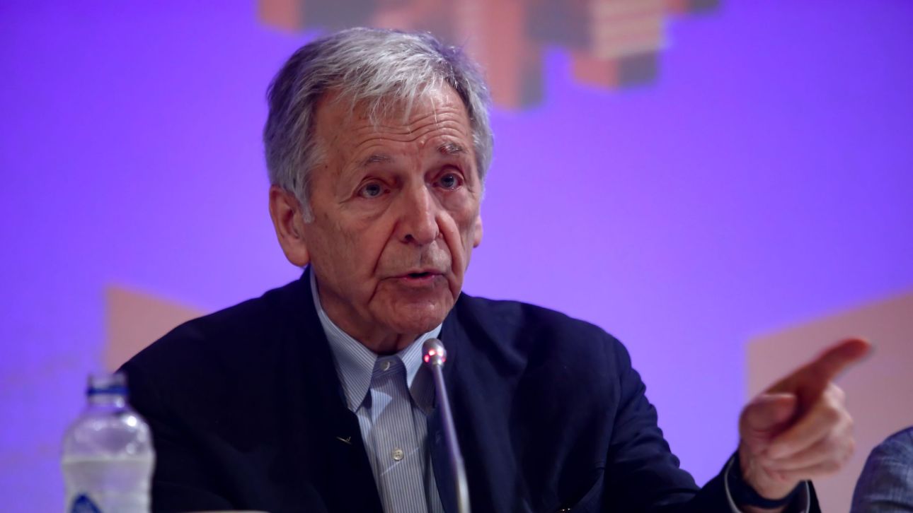 &Mu;&epsilon; &alpha;&upsilon;&tau;ό&pi;&tau;&epsilon;&sigmaf; &mu;ά&rho;&tau;&upsilon;&rho;&epsilon;&sigmaf; &tau;&eta;&sigmaf; &delta;&omicron;&lambda;&omicron;&phi;&omicron;&nu;ί&alpha;&sigmaf; &Lambda;&alpha;&mu;&pi;&rho;ά&kappa;&eta; &sigma;&upsilon;&nu;&alpha;&nu;&tau;ή&theta;&eta;&kappa;&epsilon; &omicron; &sigma;&kappa;&eta;&nu;&omicron;&theta;έ&tau;&eta;&sigmaf; &Kappa;. &Gamma;&alpha;&beta;&rho;ά&sigmaf; &sigma;&tau;&eta; &Theta;&epsilon;&sigma;&sigma;&alpha;&lambda;&omicron;&nu;ί&kappa;&eta;&sigmaf;