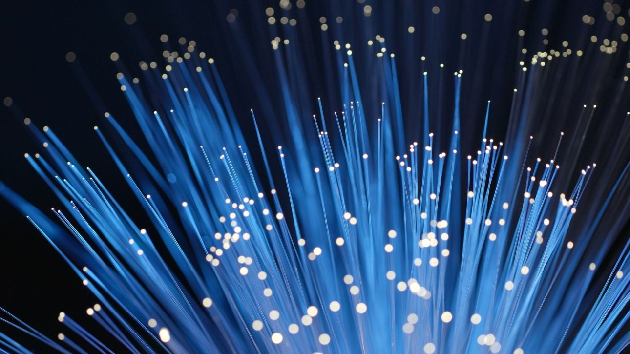 &Epsilon;&Epsilon;&Tau;&Tau;: &Eta; &epsilon;&pi;&iota;&kappa;&epsilon;ί&mu;&epsilon;&nu;&eta; &alpha;&lambda;&lambda;&alpha;&gamma;ή &sigma;&kappa;&upsilon;&tau;ά&lambda;&eta;&sigmaf; &kappa;&alpha;&iota; &tau;&alpha; &alpha;&nu;&omicron;&iota;&kappa;&tau;ά &laquo;&mu;έ&tau;&omega;&pi;&alpha;&raquo;