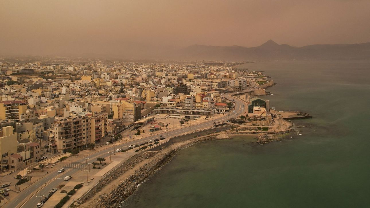 &Alpha;&phi;&rho;&iota;&kappa;&alpha;&nu;&iota;&kappa;ή &sigma;&kappa;ό&nu;&eta; &kappa;&alpha;&iota; ά&nu;&epsilon;&mu;&omicron;&iota; &sigma;&tau;&eta;&nu; &Kappa;&rho;ή&tau;&eta;: &Kappa;&lambda;&epsilon;&iota;&sigma;&tau;ά &tau;&alpha; &sigma;&chi;&omicron;&lambda;&epsilon;ί&alpha; &tau;&eta; &Delta;&epsilon;&upsilon;&tau;έ&rho;&alpha;