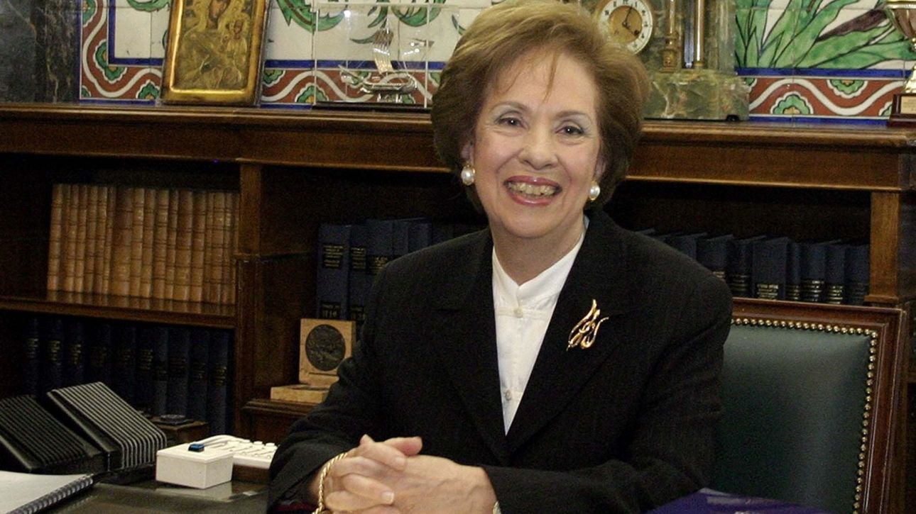 &Pi;έ&theta;&alpha;&nu;&epsilon; &sigma;&epsilon; &eta;&lambda;&iota;&kappa;ί&alpha; 92 &epsilon;&tau;ώ&nu; &eta; &pi;&rho;ώ&eta;&nu; &pi;&rho;ό&epsilon;&delta;&rho;&omicron;&sigmaf; &tau;&eta;&sigmaf; &Beta;&omicron;&upsilon;&lambda;ή&sigmaf; Ά&nu;&nu;&alpha; &Psi;&alpha;&rho;&omicron;ύ&delta;&alpha; &Mu;&pi;&epsilon;&nu;ά&kappa;&eta;