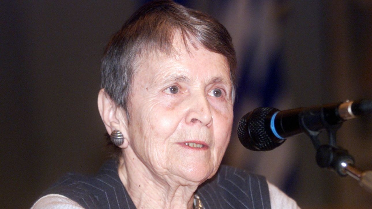 &Delta;&eta;&mu;&omicron;&sigma;ί&alpha; &delta;&alpha;&pi;ά&nu;&eta; &eta; &kappa;&eta;&delta;&epsilon;ί&alpha; &tau;&eta;&sigmaf; &Epsilon;&lambda;έ&nu;&eta;&sigmaf; &Gamma;&lambda;ύ&kappa;&alpha;&tau;&zeta;&eta;-&Alpha;&rho;&beta;&epsilon;&lambda;έ&rho;