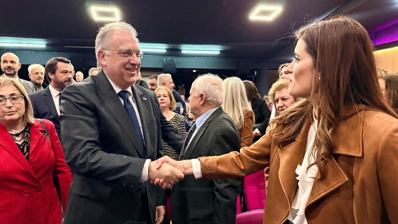 &Theta;&epsilon;&omicron;&delta;&omega;&rho;&iota;&kappa;ά&kappa;&omicron;&sigmaf; &gamma;&iota;&alpha; &Alpha;&nu;&alpha;&pi;&tau;&upsilon;&xi;&iota;&alpha;&kappa;ό &Nu;ό&mu;&omicron;: Nέ&epsilon;&sigmaf; &theta;έ&sigma;&epsilon;&iota;&sigmaf; &epsilon;&rho;&gamma;&alpha;&sigma;ί&alpha;&sigmaf; &kappa;&alpha;&iota; &mu;&epsilon;ί&omega;&sigma;&eta; &tau;&omega;&nu; &alpha;&nu;&iota;&sigma;&omicron;&tau;ή&tau;&omega;&nu;