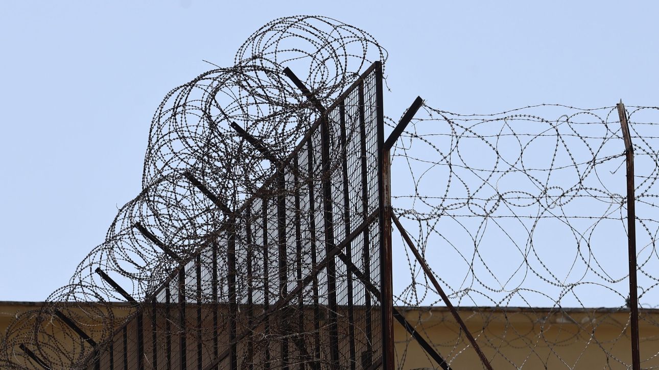 &Phi;&upsilon;&lambda;&alpha;&kappa;έ&sigmaf; &Delta;&omicron;&mu;&omicron;&kappa;&omicron;ύ: &Pi;ώ&sigmaf; έ&gamma;&iota;&nu;&epsilon; &eta; &delta;&omicron;&lambda;&omicron;&phi;&omicron;&nu;ί&alpha; - &Pi;&rho;&omicron;&theta;&epsilon;&sigma;&mu;ί&alpha; &gamma;&iota;&alpha; &nu;&alpha; &alpha;&pi;&omicron;&lambda;&omicron;&gamma;&eta;&theta;&epsilon;ί &pi;ή&rho;&epsilon; &omicron; &beta;&alpha;&rho;&upsilon;&pi;&omicron;&iota;&nu;ί&tau;&eta;&sigmaf;