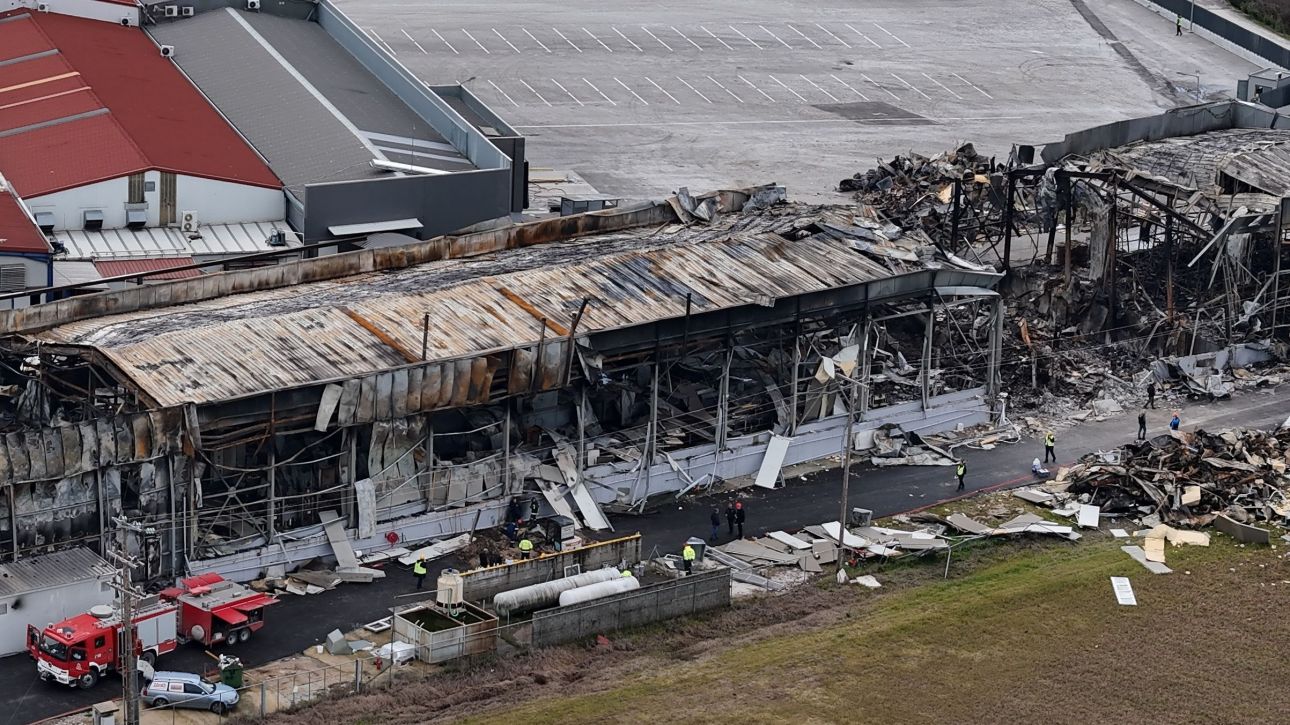 &Beta;&rho;έ&theta;&eta;&kappa;&epsilon; &alpha;&pi;&omicron;&theta;ή&kappa;&eta; - &laquo;&phi;ά&nu;&tau;&alpha;&sigma;&mu;&alpha;&raquo; 400 &mu;έ&tau;&rho;&omega;&nu; &sigma;&tau;&omicron; &tau;&rho;ί&tau;&omicron; &epsilon;&rho;&gamma;&omicron;&sigma;&tau;ά&sigma;&iota;&omicron; &tau;&eta;&sigmaf; &Beta;&iota;&omicron;&lambda;ά&nu;&tau;&alpha;: &Pi;&rho;&omicron;&sigmaf; &alpha;&nu;ά&kappa;&lambda;&eta;&sigma;&eta; &lambda;&epsilon;&iota;&tau;&omicron;&upsilon;&rho;&gamma;ί&alpha;&sigmaf;