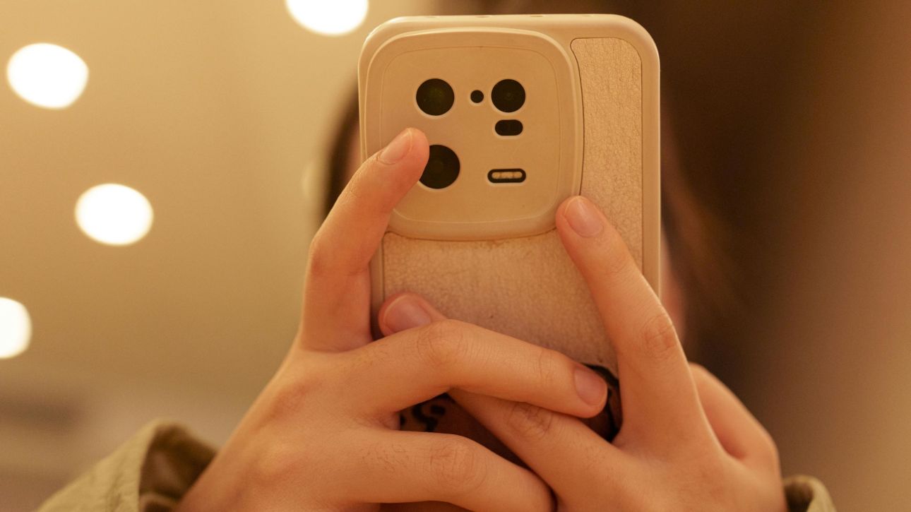 «Μπλόκο» στα Social Media των 15άρηδων: Τι θα περιλαμβάνει το νομοσχέδιο