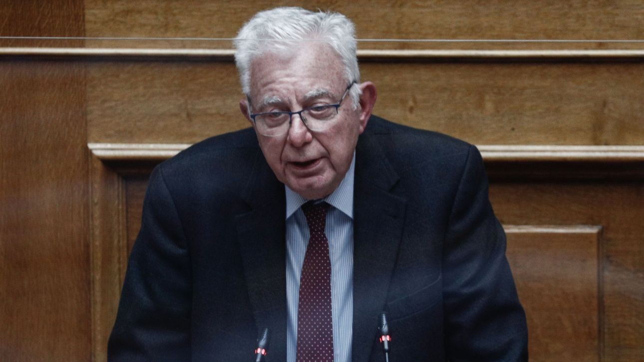 &Pi;&iota;&kappa;&rho;&alpha;&mu;&mu;έ&nu;&omicron;&sigmaf; &gamma;&iota;&alpha; &Mu;&alpha;&nu;&iota;&tau;ά&kappa;&eta;: &laquo;Ή&tau;&alpha;&nu; έ&nu;&alpha;&sigmaf; ά&nu;&theta;&rho;&omega;&pi;&omicron;&sigmaf; &pi;&omicron;&upsilon; &sigma;&upsilon;&nu;&delta;ύ&alpha;&zeta;&epsilon; &sigma;&pi;ά&nu;&iota;&omicron; ή&theta;&omicron;&sigmaf;, &epsilon;&upsilon;&theta;ύ&tau;&eta;&tau;&alpha; &kappa;&alpha;&iota; &epsilon;&upsilon;&theta;&upsilon;&kappa;&rho;&iota;&sigma;ί&alpha;&raquo;