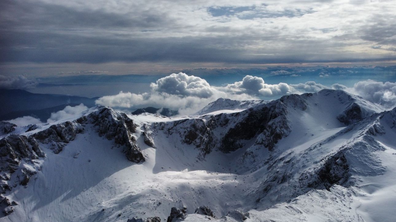 &Epsilon;&nu;&tau;&omicron;&pi;ί&sigma;&tau;&eta;&kappa;&alpha;&nu; &omicron;&iota; &delta;ύ&omicron; &omicron;&rho;&epsilon;&iota;&beta;ά&tau;&epsilon;&sigmaf; &sigma;&tau;&omicron;&nu; &Pi;&alpha;&rho;&nu;&alpha;&sigma;&sigma;ό - &Sigma;&epsilon; &epsilon;&xi;έ&lambda;&iota;&xi;&eta; &eta; &mu;&epsilon;&tau;&alpha;&phi;&omicron;&rho;ά &tau;&omicron;&upsilon;&sigmaf; &sigma;&epsilon; &alpha;&sigma;&phi;&alpha;&lambda;έ&sigmaf; &sigma;&eta;&mu;&epsilon;ί&omicron;