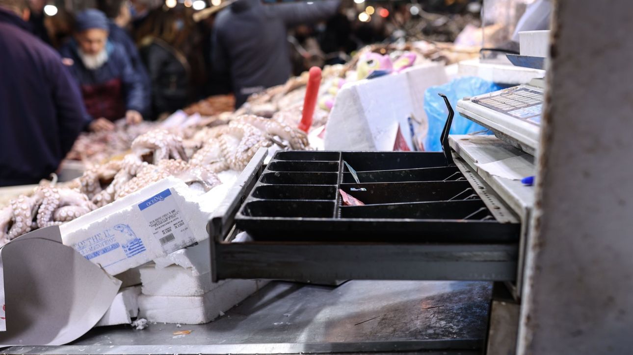 Καθαρά Δευτέρα: Πόσο κοστίζει φέτος το σαρακοστιανό τραπέζι - Οι τιμές για θαλασσινά, λαγάνα, χαλβά