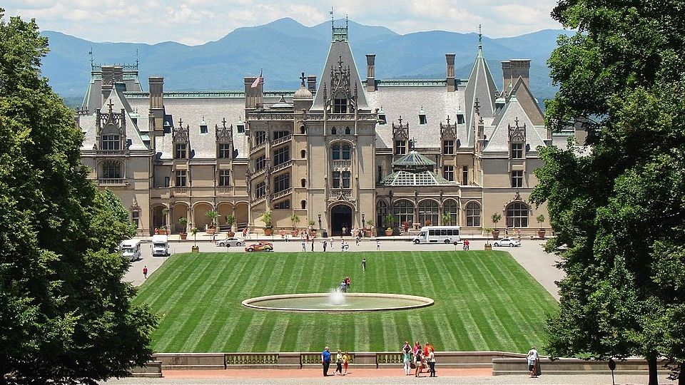 Το «Ανάκτορο υπερβολής»: Το σπίτι που όρισε τον πλούτο της χρυσής εποχής στις ΗΠΑ