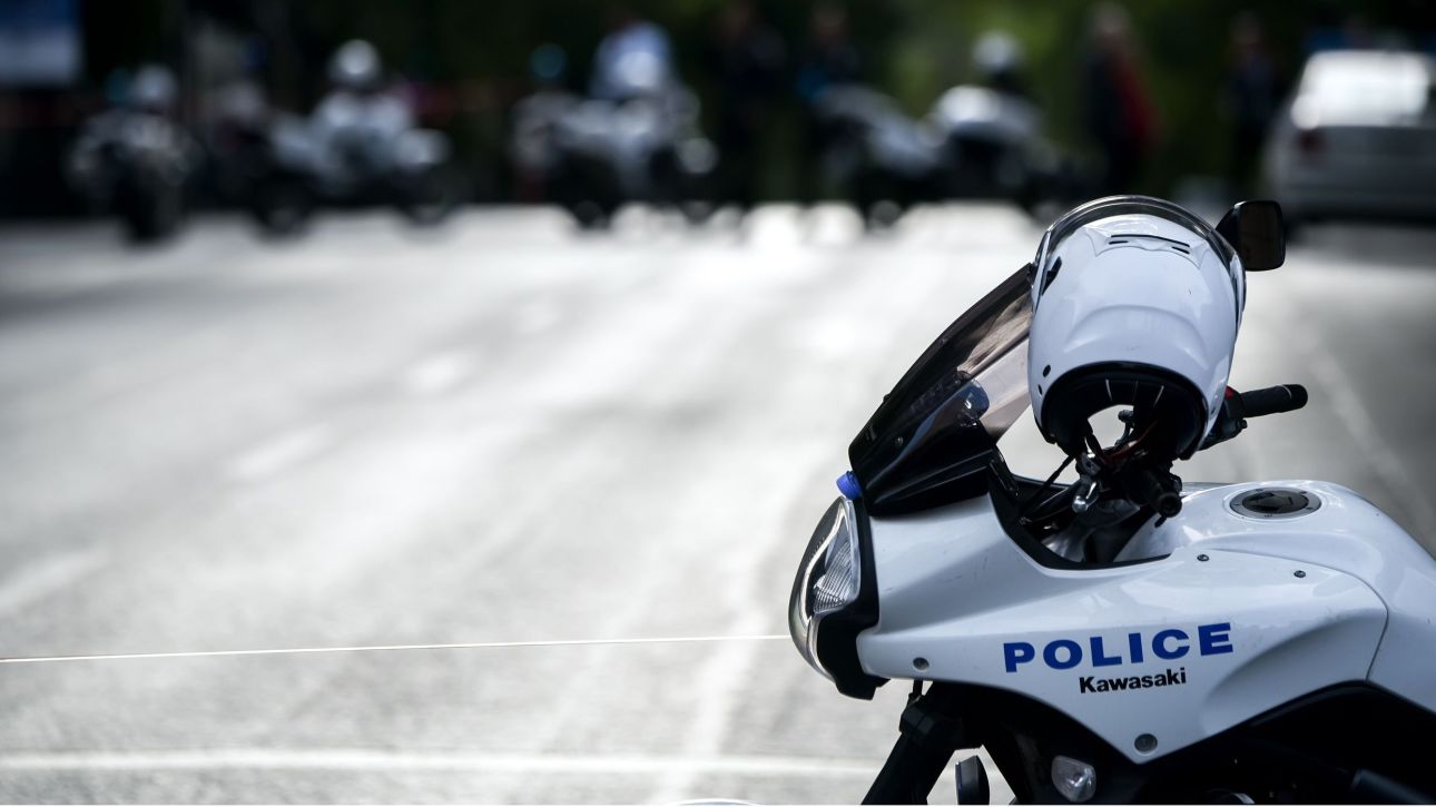 &Alpha;ί&gamma;&iota;&omicron;: Έ&nu;&alpha;&nu; 15&chi;&rho;&omicron;&nu;&omicron; &kappa;&alpha;&iota; &tau;&rho;&epsilon;&iota;&sigmaf; 16&chi;&rho;&omicron;&nu;&omicron;&upsilon;&sigmaf; &pi;&upsilon;&rho;&omicron;&beta;ό&lambda;&eta;&sigma;&epsilon; &omicron; &delta;&rho;ά&sigma;&tau;&eta;&sigmaf; - &Mu;&epsilon; &tau;&rho;&alpha;ύ&mu;&alpha;&tau;&alpha; &sigma;&epsilon; &pi;ό&delta;&iota;&alpha; &kappa;&alpha;&iota; &pi;&lambda;ά&tau;&eta;