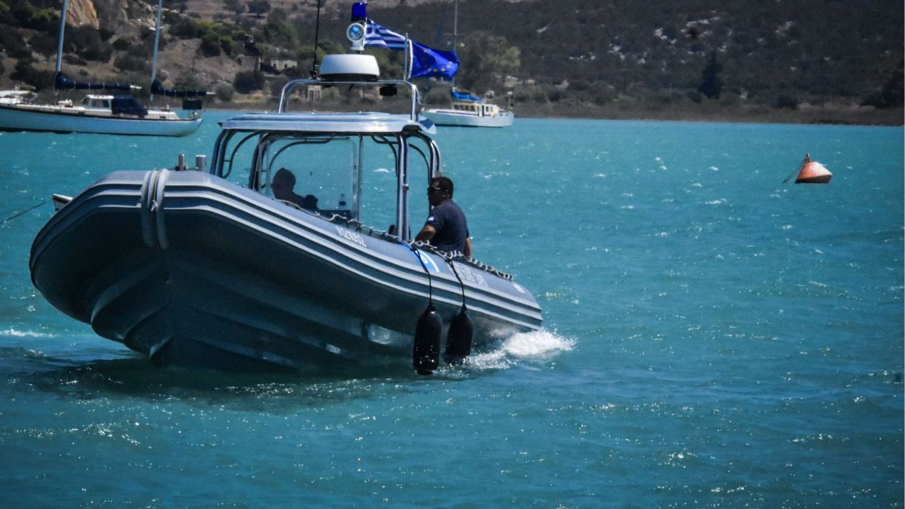 &Tau;&rho;&alpha;&gamma;&omega;&delta;ί&alpha; &sigma;&tau;&eta;&nu; &Kappa;&rho;ή&tau;&eta;: &Tau;&rho;&epsilon;&iota;&sigmaf; &nu;&epsilon;&kappa;&rho;&omicron;ί &mu;&epsilon;&tau;&alpha;&nu;ά&sigma;&tau;&epsilon;&sigmaf; &sigma;&epsilon; &nu;&alpha;&upsilon;ά&gamma;&iota;&omicron; &sigma;&tau;&omicron;&upsilon;&sigmaf; &Kappa;&alpha;&lambda;&omicron;ύ&sigmaf; &Lambda;&iota;&mu;έ&nu;&epsilon;&sigmaf;, 20 &delta;&iota;&alpha;&sigma;ώ&theta;&eta;&kappa;&alpha;&nu;