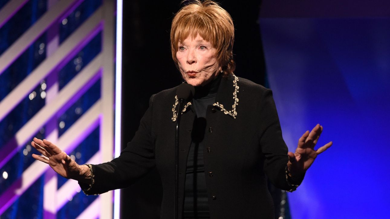 Η Σίρλεϊ ΜακΛέιν στο «τιμόνι» του βιογραφικού δράματος «Margret and Stevie»