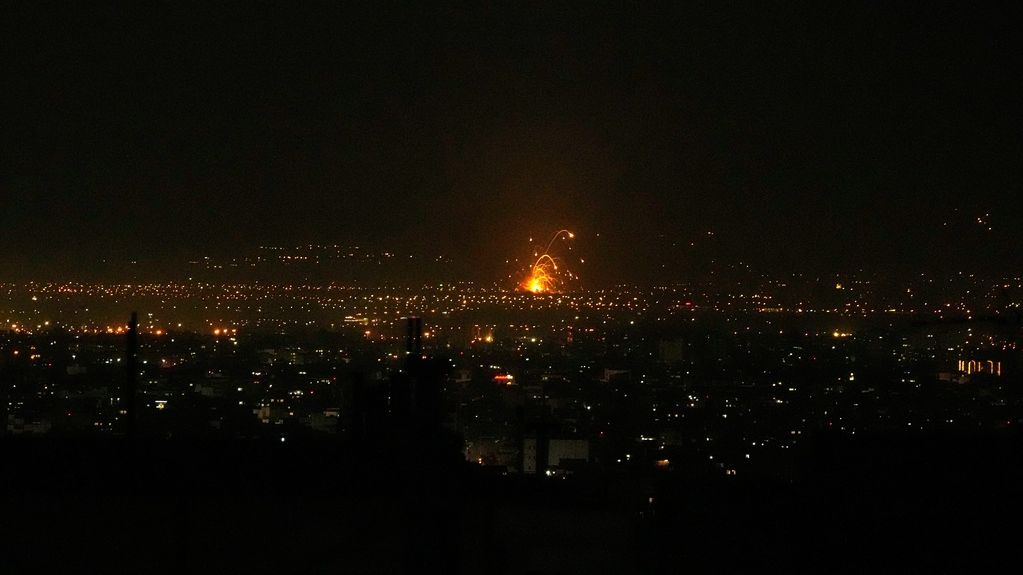 Νέες επιθέσεις Ισραήλ σε Ιράν - Αισιοδοξία των ΗΠΑ για έλεγχο του εναέριου χώρου της Τεχεράνης