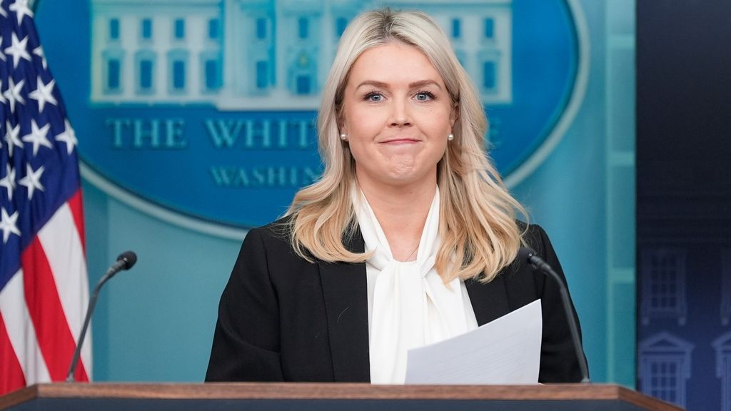 Η εκπρόσωπος του Λευκού Οίκου Κάρολαϊν Λέβιτ αποχωρεί με άδεια μητρότητας