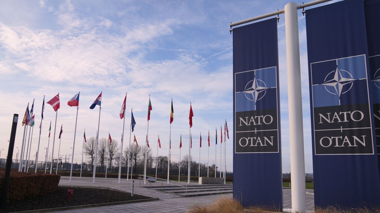 WSJ: &Epsilon;&upsilon;&rho;&omega;&pi;&alpha;ϊ&kappa;ό plan B &gamma;&iota;&alpha; &tau;&omicron; &Nu;&Alpha;&Tau;&Omicron; &sigma;&epsilon; &pi;&epsilon;&rho;ί&pi;&tau;&omega;&sigma;&eta; &alpha;&pi;&omicron;&chi;ώ&rho;&eta;&sigma;&eta;&sigmaf; &tau;&omega;&nu; &Eta;&Pi;&Alpha; &alpha;&pi;ό &tau;&eta;&nu; &Sigma;&upsilon;&mu;&mu;&alpha;&chi;ί&alpha;