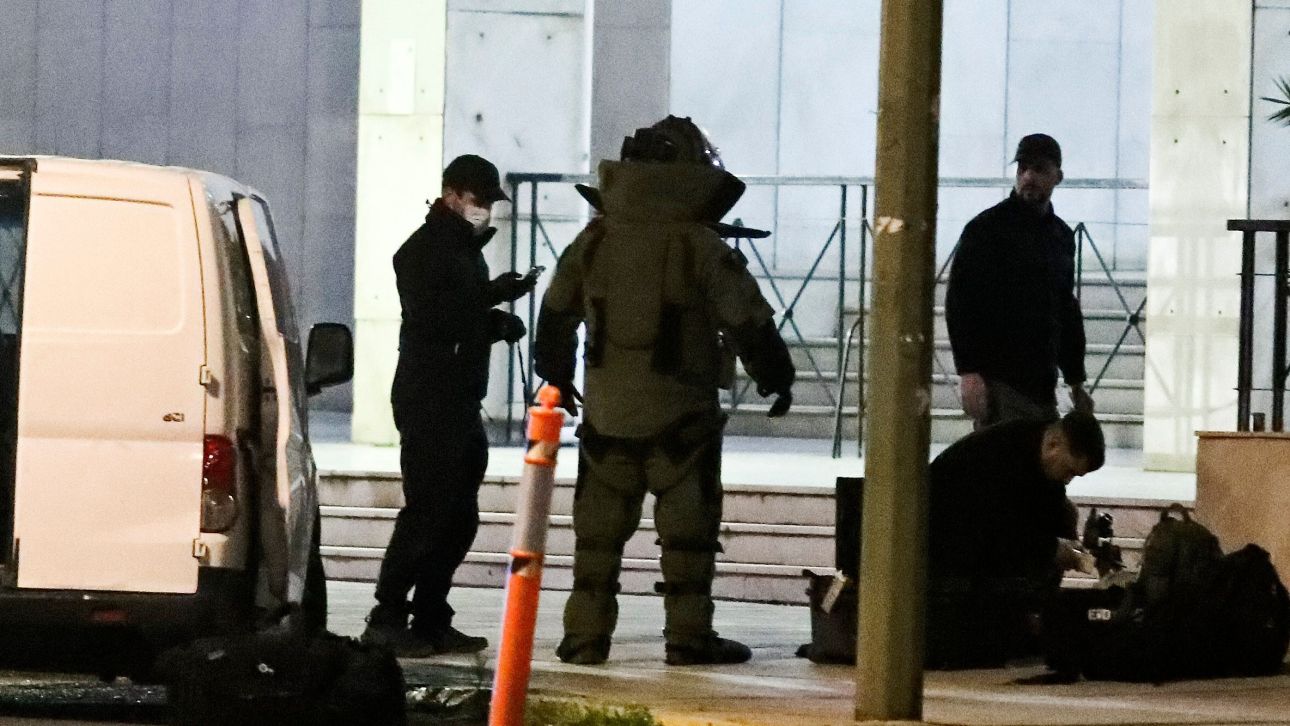 &Alpha;&nu;&delta;&rho;&alpha;&sigmaf; &mu;&epsilon; &chi;&epsilon;&iota;&rho;&omicron;&beta;&omicron;&mu;&beta;ί&delta;&epsilon;&sigmaf; έ&xi;&omega; &alpha;&pi;ό &tau;&eta; &Gamma;&Alpha;&Delta;&Alpha;: &Eta; &alpha;&nu;&alpha;&kappa;&omicron;ί&nu;&omega;&sigma;&eta; &tau;&eta;&sigmaf; &Alpha;&sigma;&tau;&upsilon;&nu;&omicron;&mu;ί&alpha;&sigmaf;