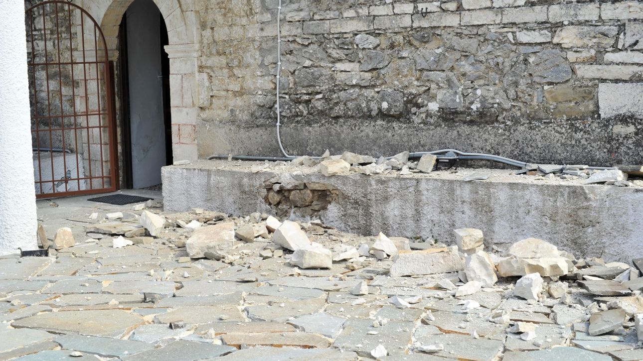 &Iota;&omega;ά&nu;&nu;&iota;&nu;&alpha;: &Kappa;&lambda;&epsilon;&iota;&sigma;&tau;ά &gamma;&iota;&alpha; &pi;&rho;&omicron;&lambda;&eta;&pi;&tau;&iota;&kappa;&omicron;ύ&sigmaf; &lambda;ό&gamma;&omicron;&upsilon;&sigmaf; &tau;&alpha; &sigma;&chi;&omicron;&lambda;&epsilon;ί&alpha; &tau;&eta;&nu; &Delta;&epsilon;&upsilon;&tau;έ&rho;&alpha; &lambda;ό&gamma;&omega; &tau;&omicron;&upsilon; &sigma;&epsilon;&iota;&sigma;&mu;&omicron;ύ