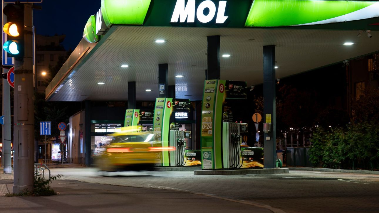 &Alpha;&nu;ώ&tau;&alpha;&tau;&omicron; ό&rho;&iota;&omicron; &sigma;&tau;&iota;&sigmaf; &tau;&iota;&mu;έ&sigmaf; &tau;&omega;&nu; &kappa;&alpha;&upsilon;&sigma;ί&mu;&omega;&nu; &kappa;&alpha;&iota; &sigma;&tau;&eta;&nu; &Omicron;&upsilon;&gamma;&gamma;&alpha;&rho;ί&alpha;