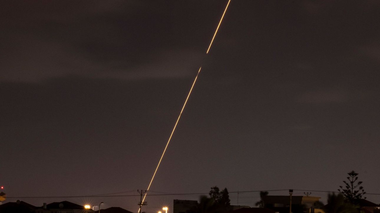 &Alpha;&xi;&iota;&omega;&mu;&alpha;&tau;&omicron;ύ&chi;&omicron;&sigmaf; &Iota;&rho;ά&nu;: &Nu;ό&mu;&iota;&mu;&omicron;&sigmaf; &sigma;&tau;ό&chi;&omicron;&sigmaf; &eta; &Omicron;&upsilon;&kappa;&rho;&alpha;&nu;ί&alpha; - &Omicron;&upsilon;&sigma;&iota;&alpha;&sigma;&tau;&iota;&kappa;ά έ&chi;&epsilon;&iota; &epsilon;&mu;&pi;&lambda;&alpha;&kappa;&epsilon;ί &sigma;&tau;&omicron;&nu; &pi;ό&lambda;&epsilon;&mu;&omicron;