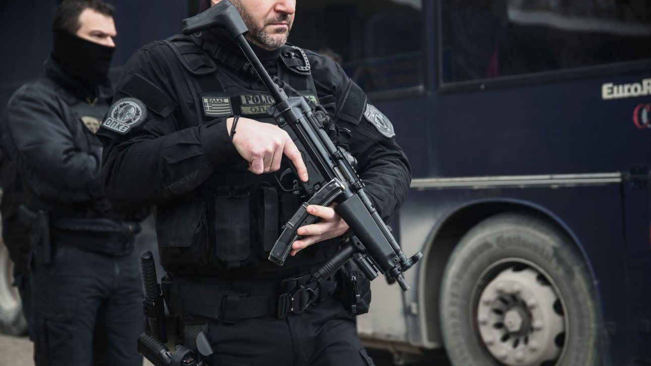 &laquo;&Sigma;&kappa;&omicron;&rho;&pi;&iota;ό&sigmaf; &tau;&eta;&sigmaf; &Epsilon;&rho;ή&mu;&omicron;&upsilon;&raquo;: &Tau;&iota; &pi;&epsilon;&rho;&iota;&lambda;&alpha;&mu;&beta;ά&nu;&epsilon;&iota; &tau;&omicron; &sigma;&chi;έ&delta;&iota;&omicron; &tau;&eta;&sigmaf; &Epsilon;&Lambda;.&Alpha;&Sigma;.-&Delta;&iota;&alpha;&rho;&kappa;ή&sigmaf; &epsilon;&pi;&alpha;&gamma;&rho;ύ&pi;&nu;&eta;&sigma;&eta; &sigma;&tau;&eta; &sigma;&kappa;&iota;ά &tau;&omicron;&upsilon; &pi;&omicron;&lambda;έ&mu;&omicron;&upsilon;