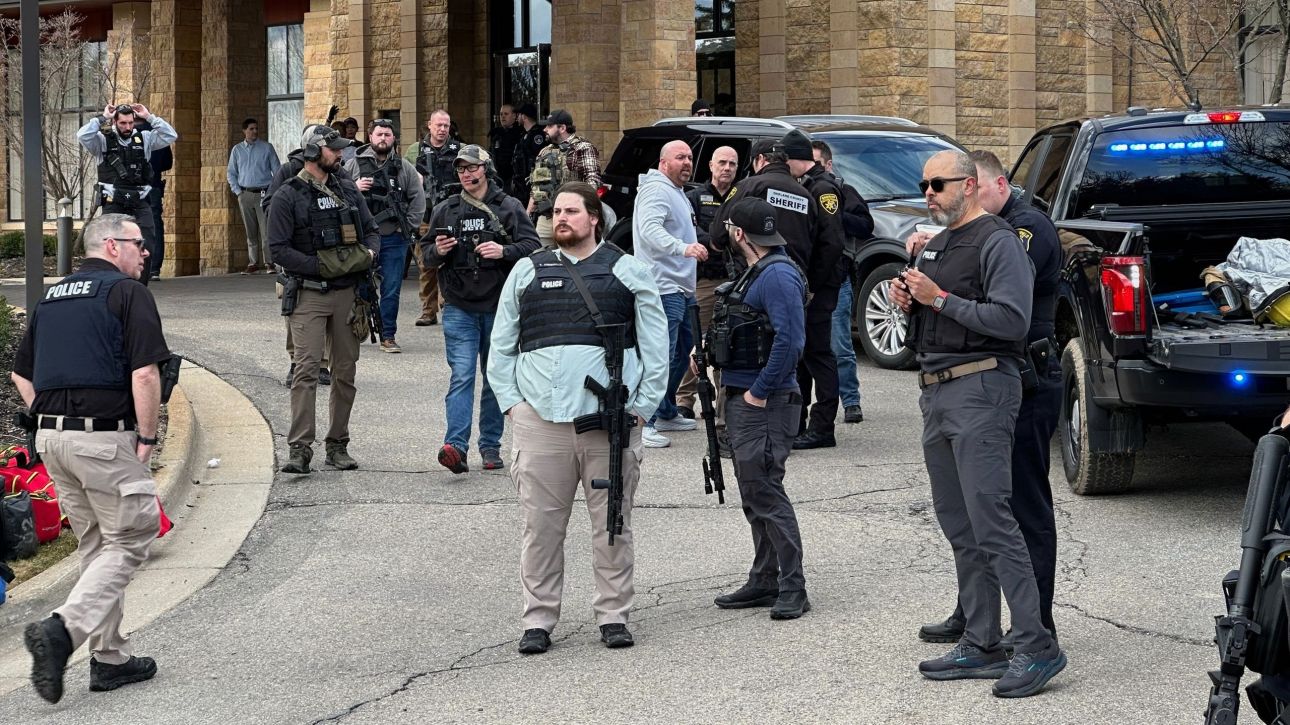 &Alpha;&upsilon;&tau;&omicron;&kappa;ί&nu;&eta;&tau;&omicron; έ&pi;&epsilon;&sigma;&epsilon; &sigma;&epsilon; &sigma;&upsilon;&nu;&alpha;&gamma;&omega;&gamma;ή &sigma;&tau;&omicron; &Mu;ί&sigma;&iota;&gamma;&kappa;&alpha;&nu;: &Nu;&epsilon;&kappa;&rho;ό&sigmaf; &omicron; έ&nu;&omicron;&pi;&lambda;&omicron;&sigmaf; &sigma;ύ&mu;&phi;&omega;&nu;&alpha; &mu;&epsilon; &alpha;&nu;&alpha;&phi;&omicron;&rho;έ&sigmaf;