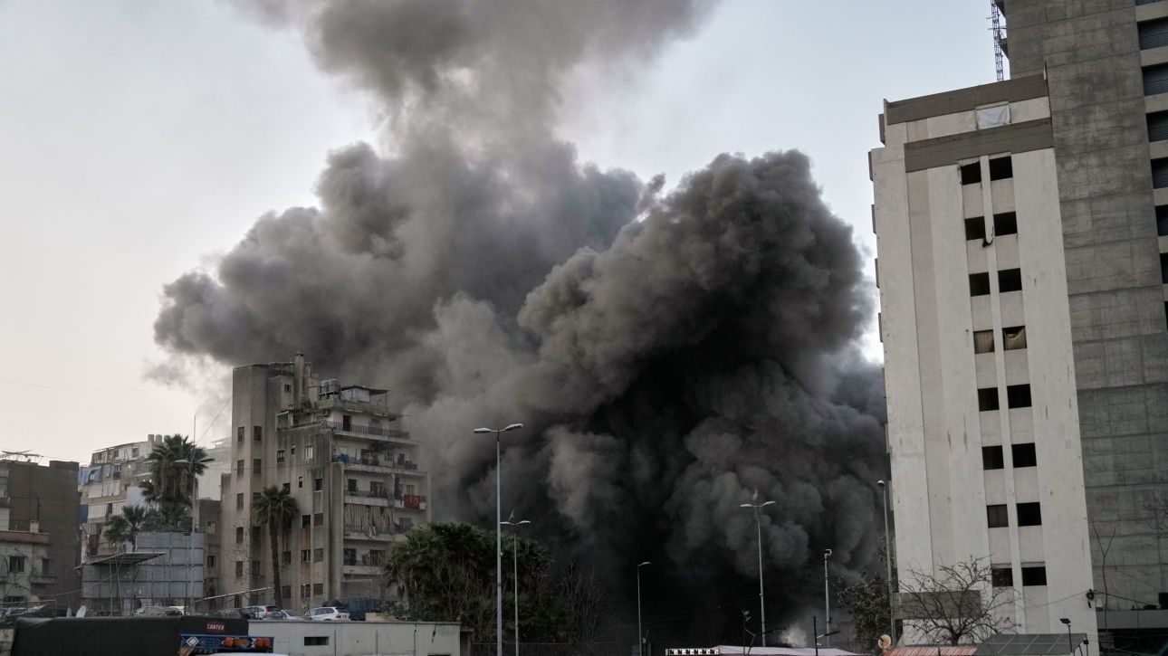 &Iota;&rho;ά&nu; &ndash; &Iota;&sigma;&rho;&alpha;ή&lambda; &ndash; &Eta;&Pi;&Alpha;: &Omicron; &pi;ό&lambda;&epsilon;&mu;&omicron;&sigmaf; &mu;&alpha;ί&nu;&epsilon;&tau;&alpha;&iota;, &tau;&alpha; &tau;ά&nu;&kappa;&epsilon;&rho; &kappa;&alpha;ί&gamma;&omicron;&nu;&tau;&alpha;&iota; &kappa;&alpha;&iota; &omicron;&iota; &alpha;&pi;&epsilon;&iota;&lambda;έ&sigmaf; &sigma;&upsilon;&nu;&epsilon;&chi;ί&zeta;&omicron;&nu;&tau;&alpha;&iota;