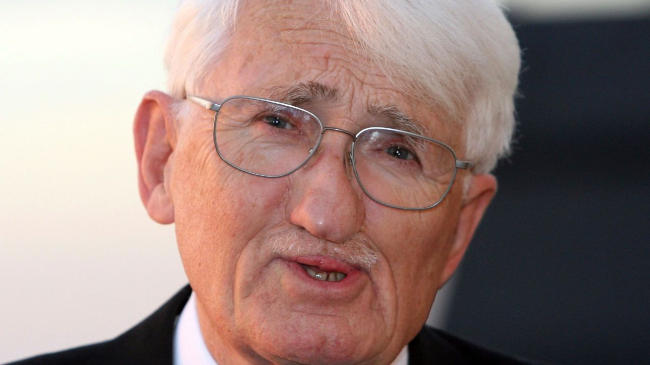 &Pi;έ&theta;&alpha;&nu;&epsilon; &sigma;&epsilon; &eta;&lambda;&iota;&kappa;ί&alpha; 96 &epsilon;&tau;ώ&nu; &omicron; &phi;&iota;&lambda;ό&sigma;&omicron;&phi;&omicron;&sigmaf; &kappa;&alpha;&iota; &kappa;&omicron;&iota;&nu;&omega;&nu;&iota;&omicron;&lambda;ό&gamma;&omicron;&sigmaf; &Gamma;&iota;&omicron;ύ&rho;&gamma;&kappa;&epsilon;&nu; &Chi;ά&mu;&pi;&epsilon;&rho;&mu;&alpha;&sigmaf;