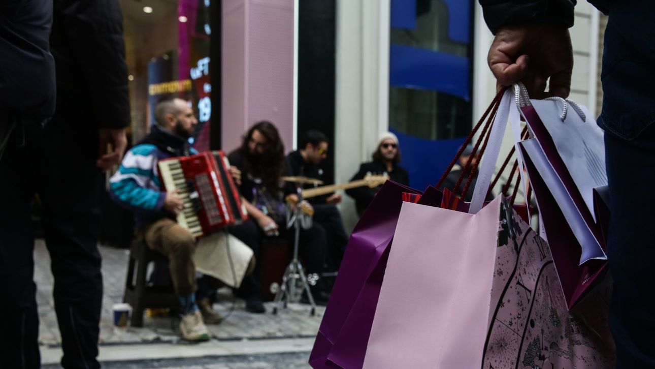 Εορταστικό ωράριο: Πώς θα λειτουργήσει η αγορά την περίοδο του Πάσχα