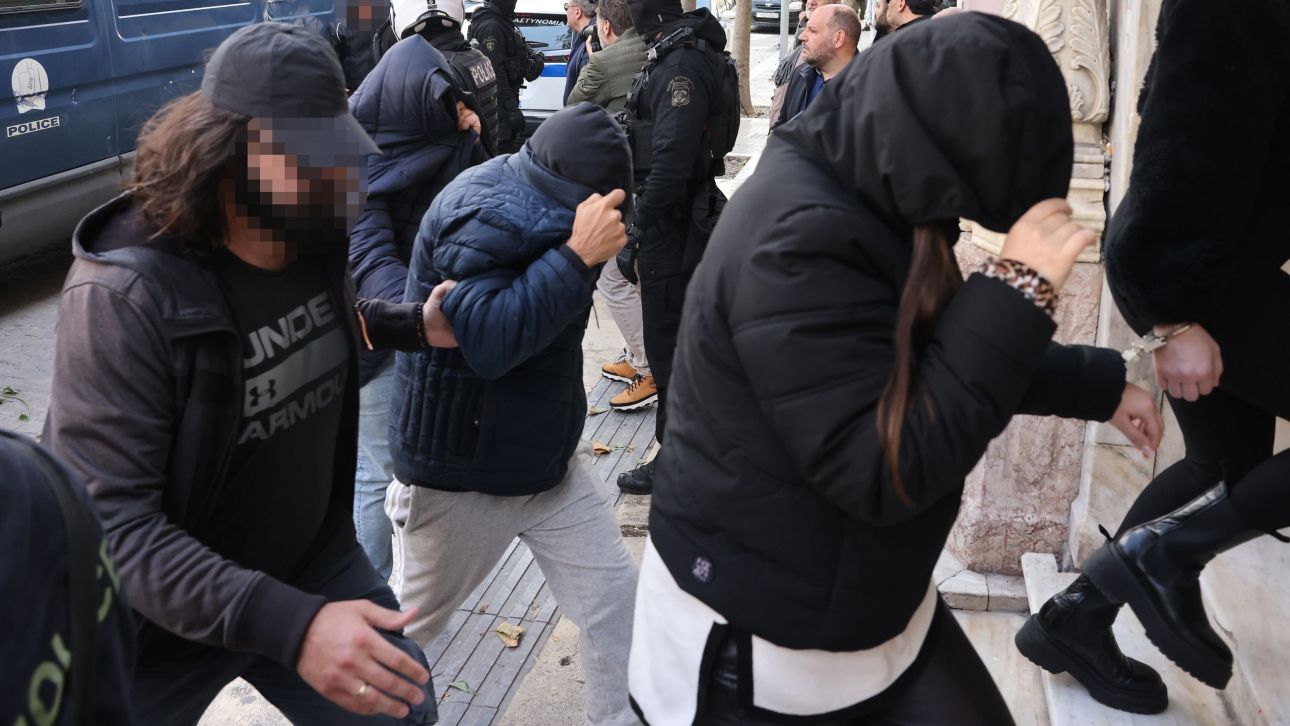 &Kappa;&rho;ή&tau;&eta;: &Alpha;&rho;&nu;&omicron;ύ&nu;&tau;&alpha;&iota; &tau;&iota;&sigmaf; &kappa;&alpha;&tau;&eta;&gamma;&omicron;&rho;ί&epsilon;&sigmaf; &omicron;&iota; 21 &sigma;&upsilon;&lambda;&lambda;&eta;&phi;&theta;έ&nu;&tau;&epsilon;&sigmaf; &gamma;&iota;&alpha; &epsilon;&mu;&pi;&omicron;&rho;ί&alpha; &alpha;&nu;&theta;&rho;ώ&pi;&omega;&nu; - &Tau;&eta;&nu; &Pi;&alpha;&rho;&alpha;&sigma;&kappa;&epsilon;&upsilon;ή &omicron;&iota; &alpha;&pi;&omicron;&lambda;&omicron;&gamma;ί&epsilon;&sigmaf;