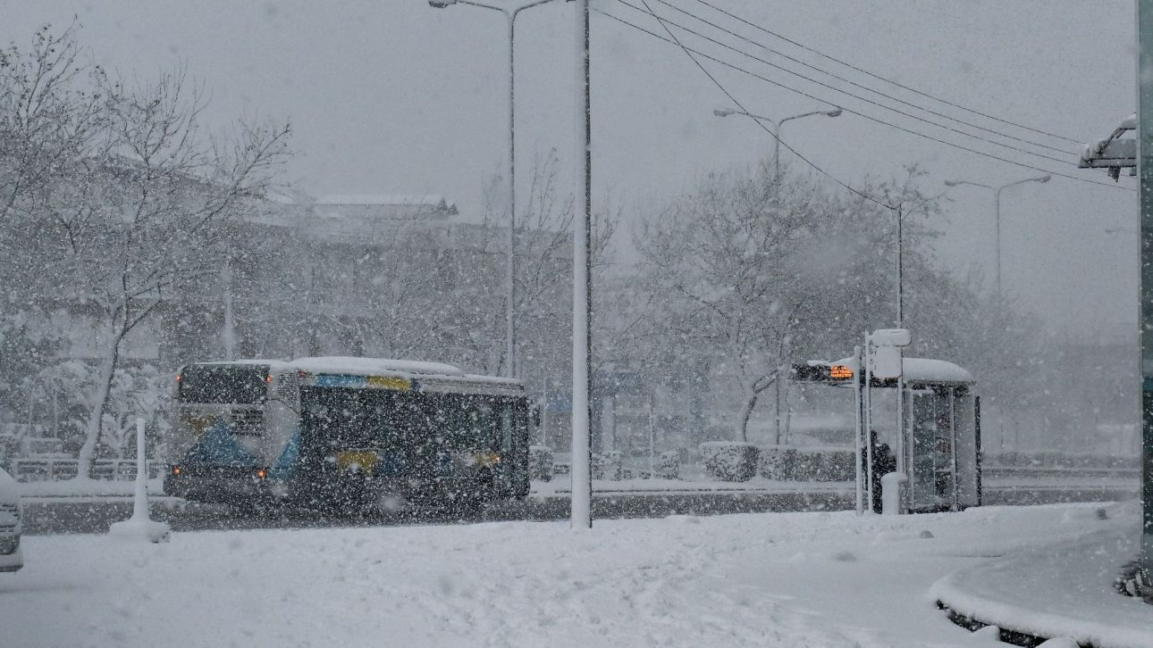 &Lambda;&epsilon;&omega;&phi;&omicron;&rho;&epsilon;ί&omicron; &laquo;&kappa;ό&lambda;&lambda;&eta;&sigma;&epsilon;&raquo; &sigma;&tau;&alpha; &chi;&iota;ό&nu;&iota;&alpha; &epsilon;&pi;&iota;&sigma;&tau;&rho;έ&phi;&omicron;&nu;&tau;&alpha;&sigmaf; &sigma;&tau;&omicron; &Kappa;&alpha;&rho;&pi;&epsilon;&nu;ή&sigma;&iota;