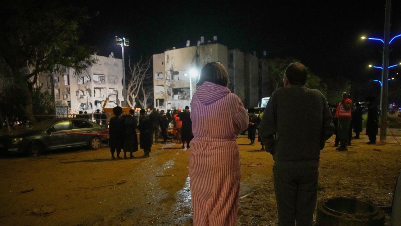 &laquo;&Sigma;&epsilon;ί&sigma;&tau;&eta;&kappa;&epsilon; ό&lambda;&omicron; &tau;&omicron; &sigma;&pi;ί&tau;&iota;&raquo; - &Mu;&alpha;&rho;&tau;&upsilon;&rho;ί&epsilon;&sigmaf; &gamma;&iota;&alpha; &tau;&alpha; &iota;&rho;&alpha;&nu;&iota;&kappa;ά &pi;&lambda;ή&gamma;&mu;&alpha;&tau;&alpha; &sigma;&tau;&omicron; &Alpha;&rho;ά&nu;&tau; &tau;&omicron;&upsilon; &Iota;&sigma;&rho;&alpha;ή&lambda;